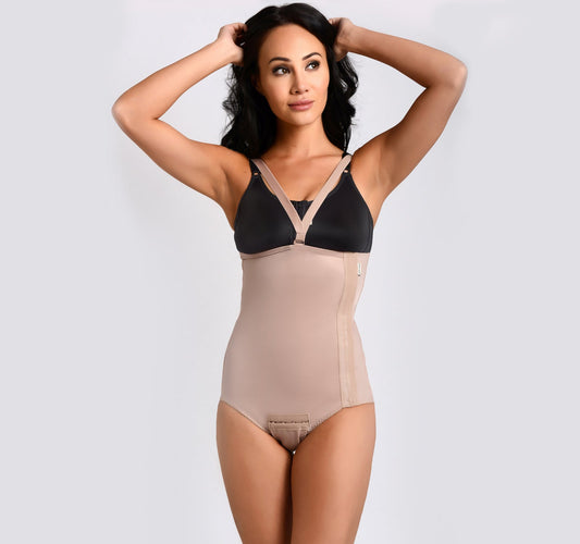 Side fastening girdle